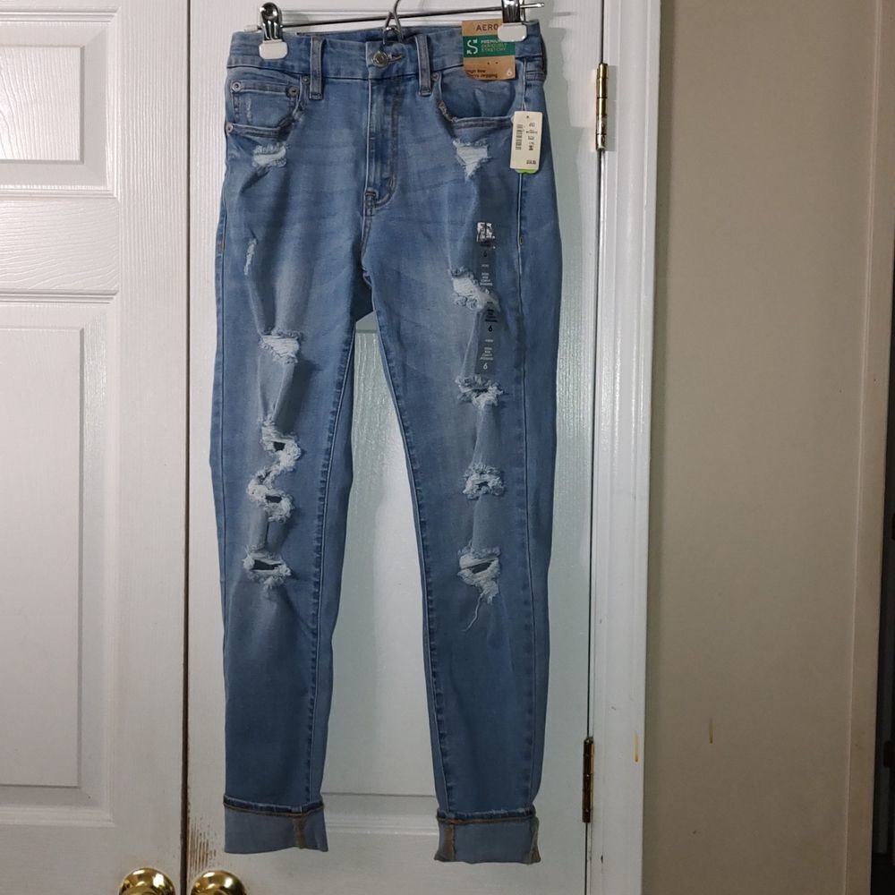 Aeropostale Seriously Stretchy  High Rise Curvy  Distressed Jeggings Sz 6 NWT
